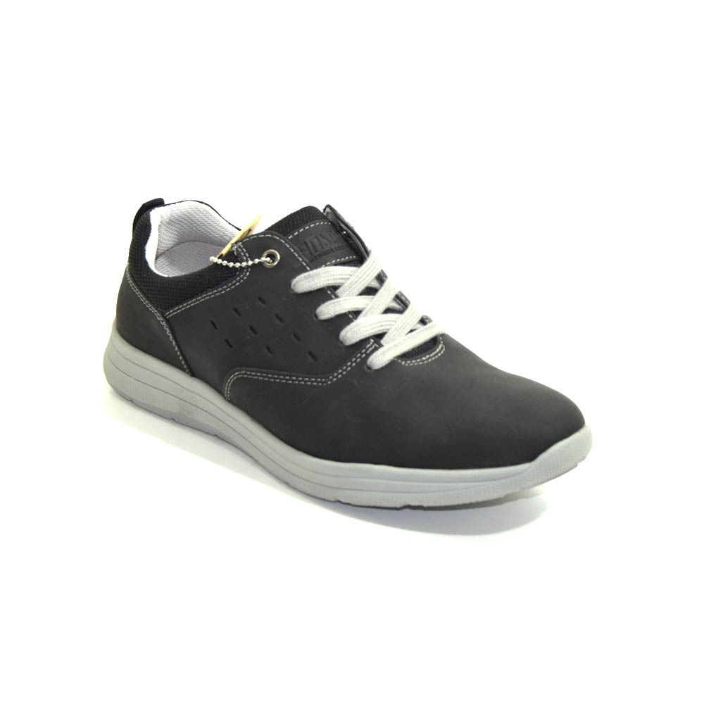 Scarpa allaciate comode
