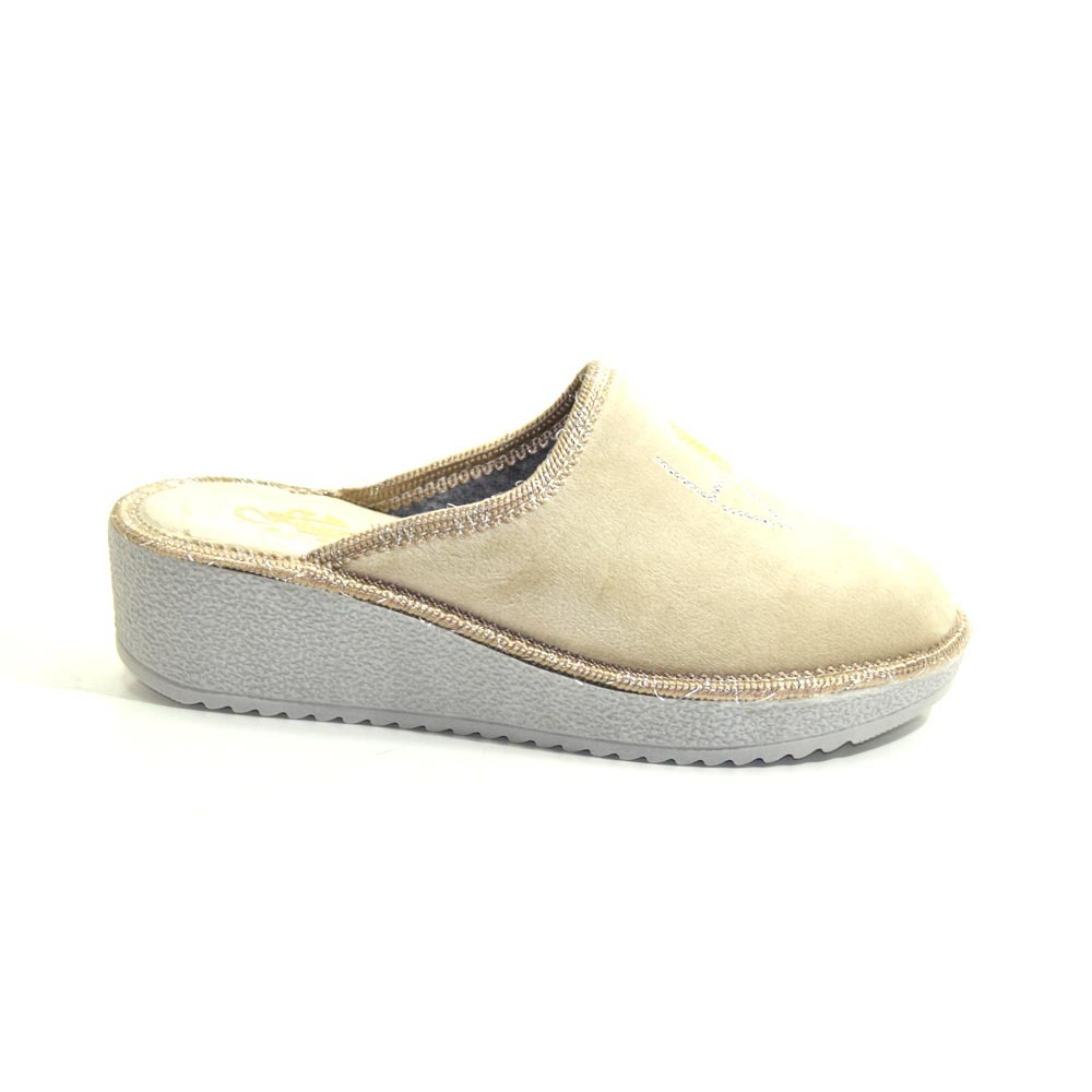 Pantofole con zeppa alta