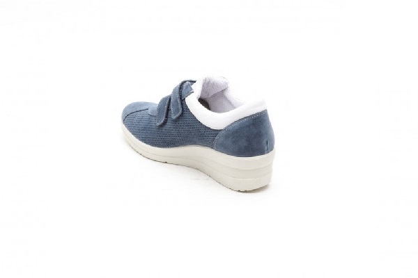 Sneakers colore jeans